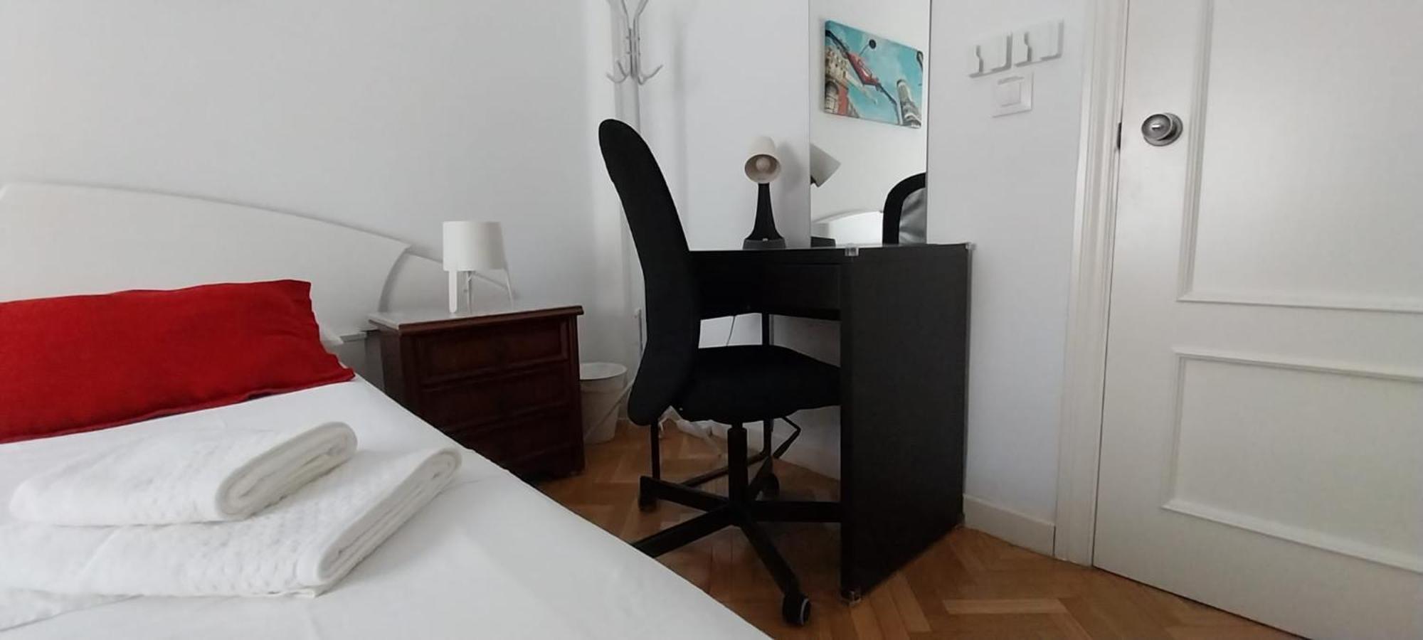 Madrid Center Room Private 7 Minutes Or 4 Metro Stops Εξωτερικό φωτογραφία